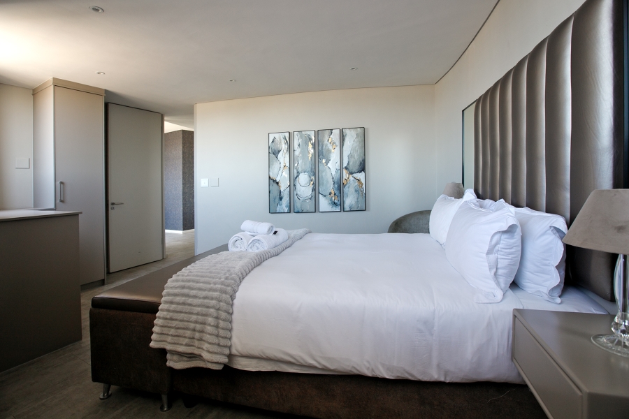 4 Bedroom Property for Sale in Waves Edge Western Cape